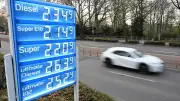 Teuerster Tankmonat aller Zeiten: Benzin und Diesel auf Rekordhoch