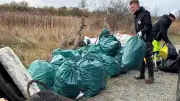 Tonnenweise Müll aus Hafen bedroht Naturschutzgebiet Schnatermann