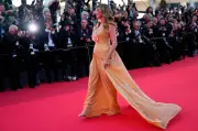 Trotz Muskelfaserriss: Heidi Klum strahlt auf rotem Teppich in Cannes