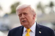 Trump prüft Irans Kriegsende-Plan, Waffenlieferungen genehmigt