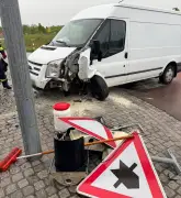 Unfall auf B6n in Köthen: Transporter beschädigt Ampel