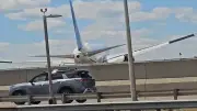 United-Airlines-Flugzeug kollidiert mit Lichtmast in New Jersey