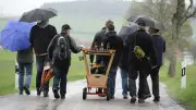 Vatertag 2026: Schmuddelwetter mit Regen, Gewitter und Schnee