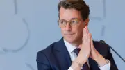 Vatertag: Wüsts emotionaler Post zeigt sein Papi-Armband