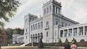 Verfallenes Ostsee-Schloss auf Rügen beliebter denn je