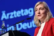 Warken verteidigt Sparpläne gegen Ärzte-Kritik beim Ärztetag