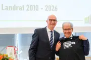 Woidke verabschiedet Spree-Neiße-Landrat Altekrüger nach 16 Jahren