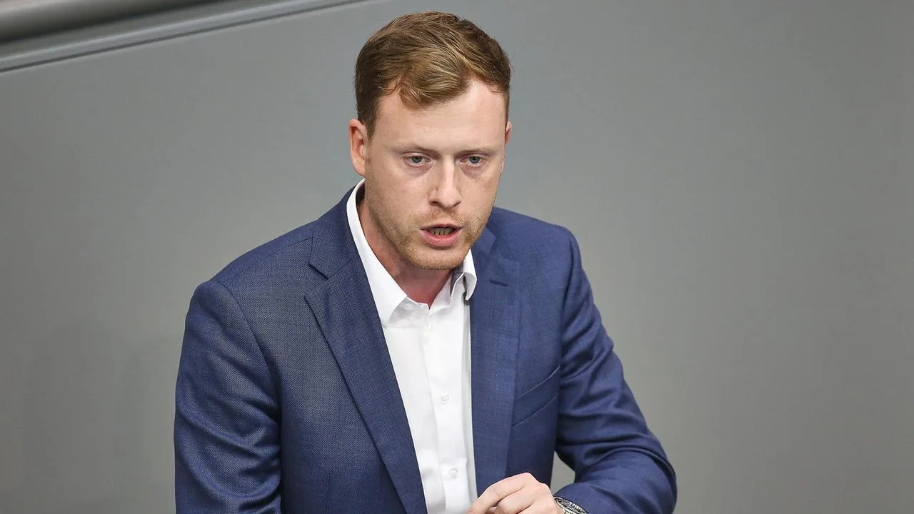 Vetternwirtschaftsaffäre: AfD-Bundestagsfraktion schließt Abgeordneten Schmidt aus
