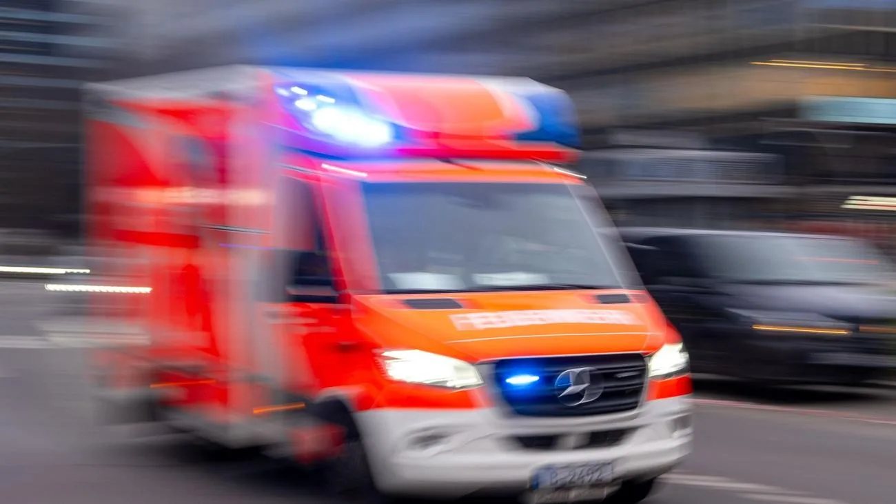 Aquaplaning-Unfall auf A20: Zwei Schwerverletzte nach Starkregen
