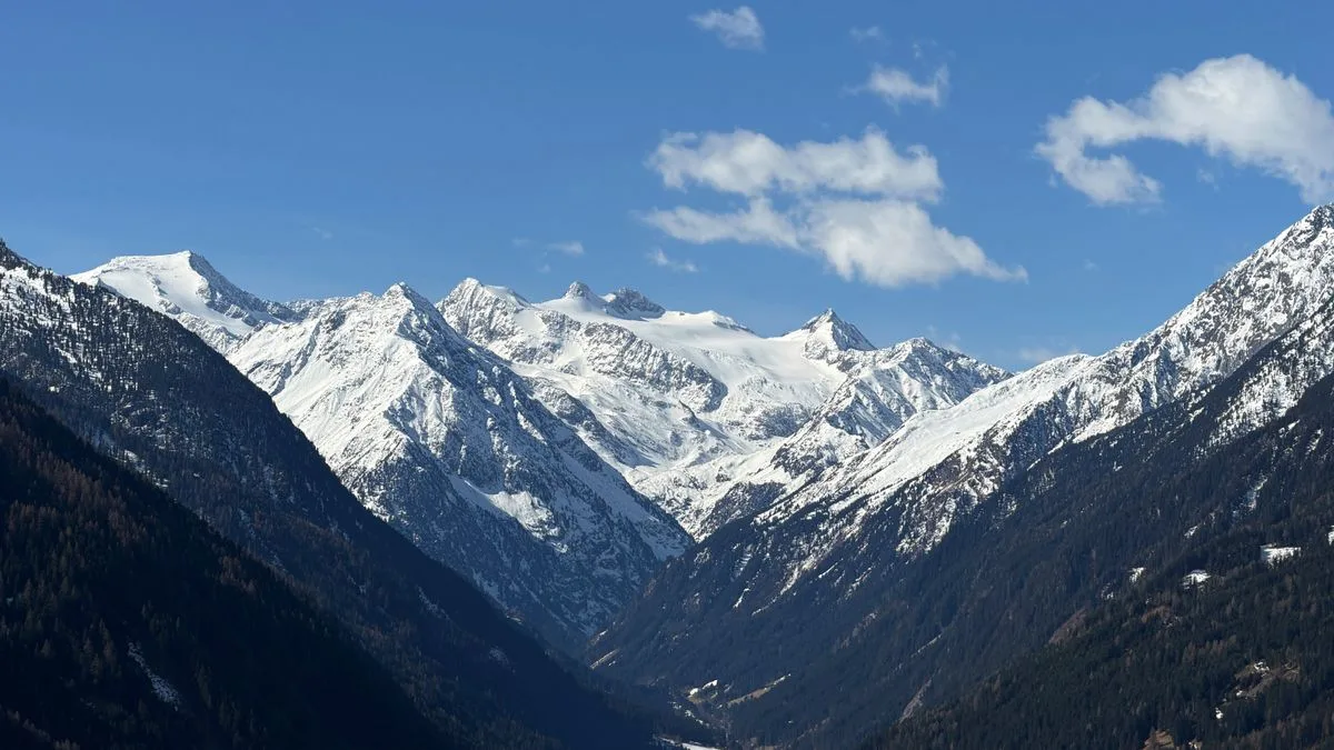 Schwerer Bergunfall in Tirol: Skibergsteiger stürzt 170 Meter ab