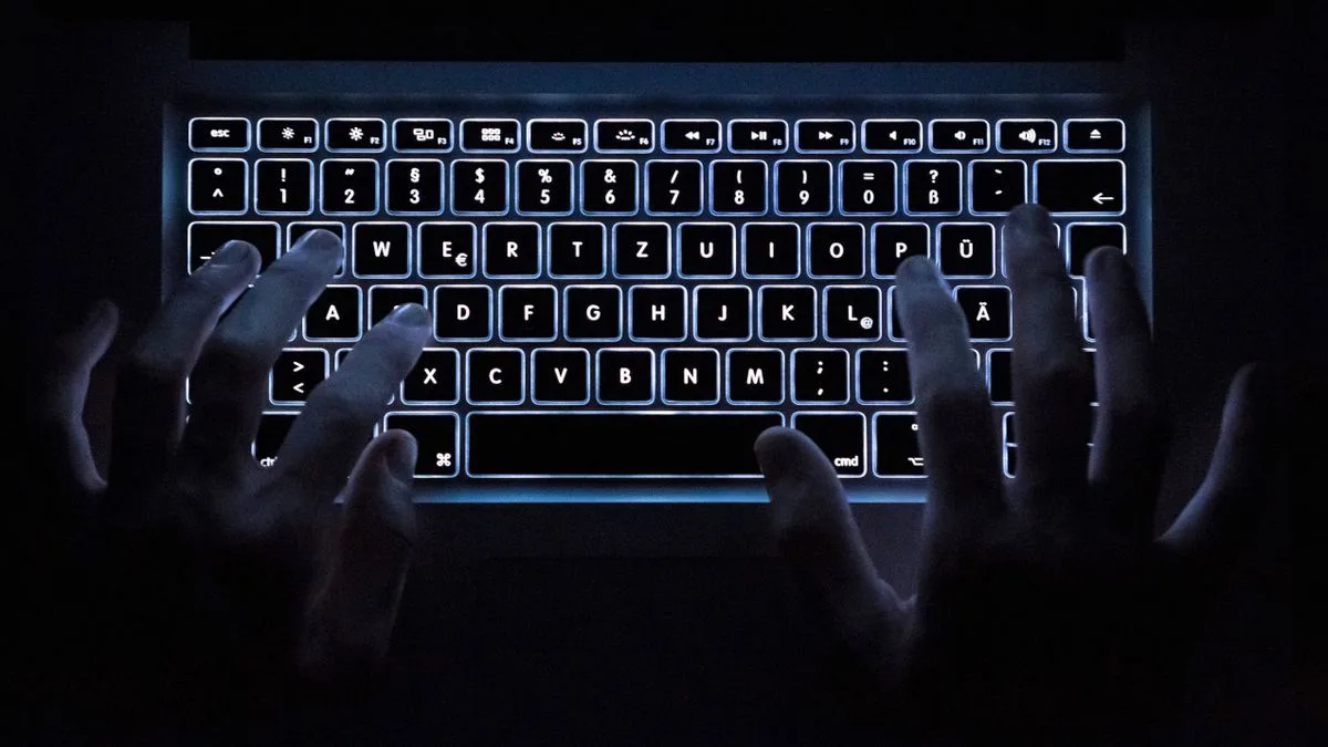Kiel: Cyberkriminelle erbeuten 68.000 Euro mit gefälschter Rechnung