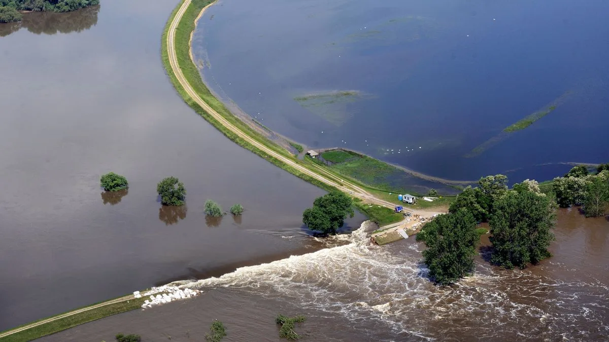 Elbe in Sachsen-Anhalt versandet: Rettungsmaßnahmen laufen