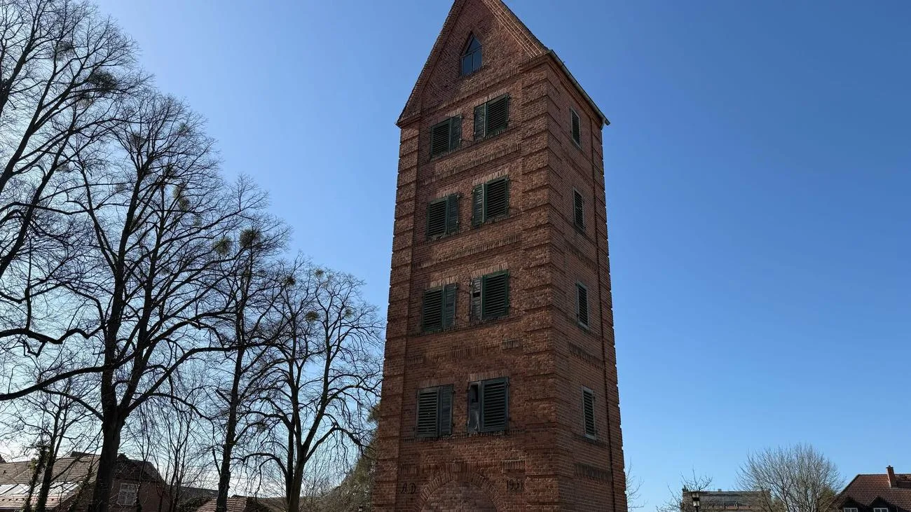 Feuerwehrturm und Hochsicherheitsbüro in MV versteigert