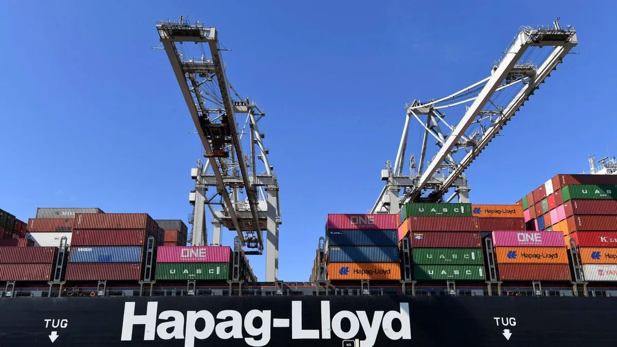 Hapag-Lloyd-Schiff durchquert Straße von Hormus