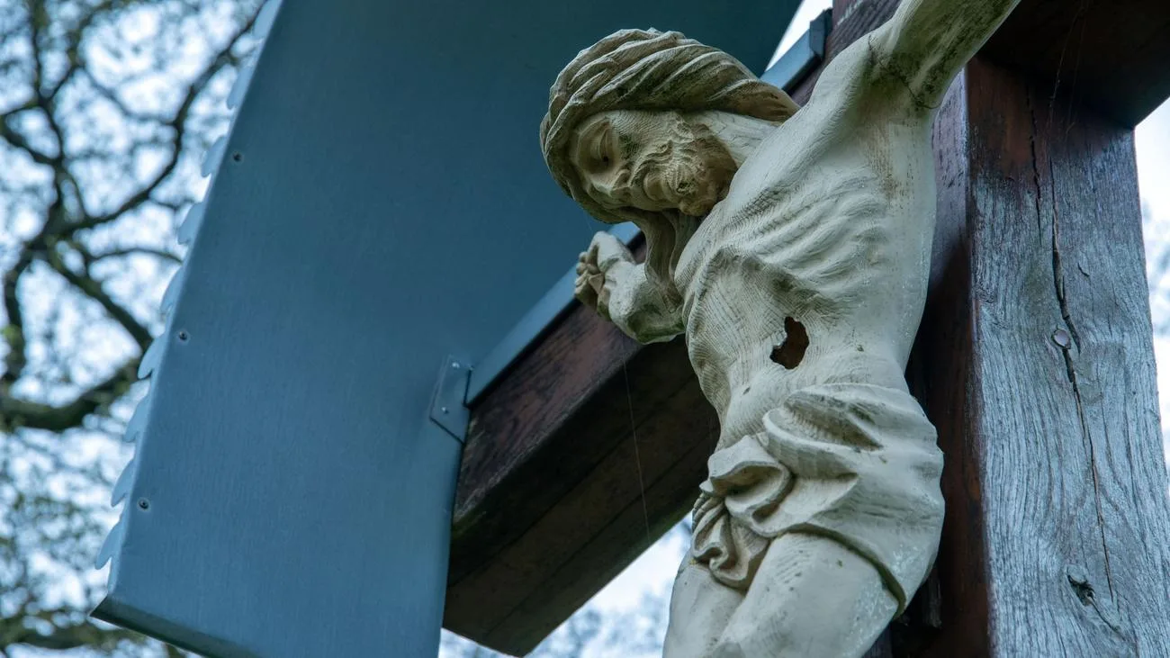 Karfreitag in Sachsen: Stiller Feiertag mit Tanzverbot und geschlossenen Geschäften