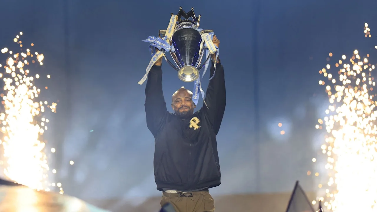 Vincent Kompany überrascht bei Guardiolas Abschiedsparty in Manchester