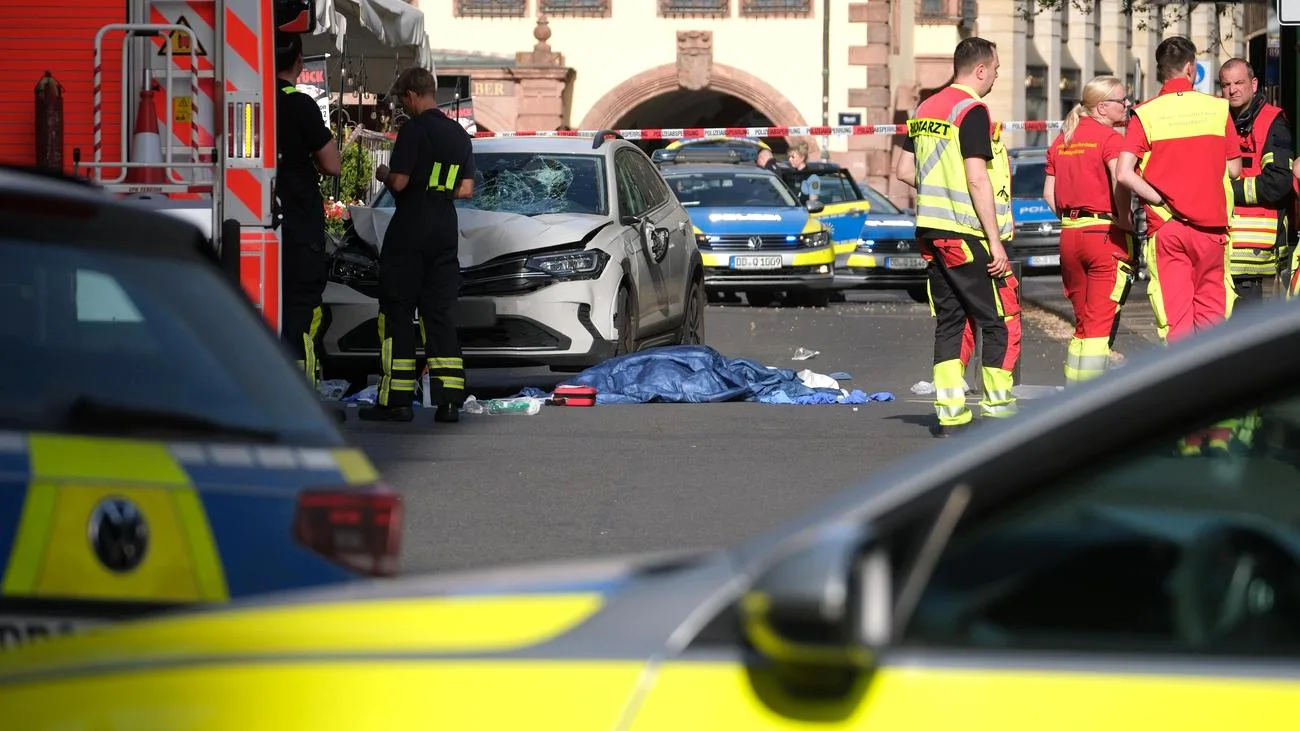 Leipzig: Amokfahrt durch Fußgängerzone fordert zwei Tote