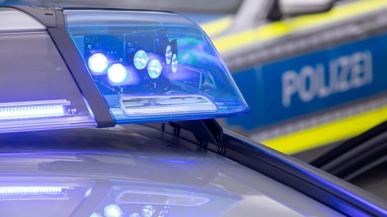 Polizei stoppt Fahrer: Bekifft, ohne Führerschein und mit gestohlenen Kennzeichen