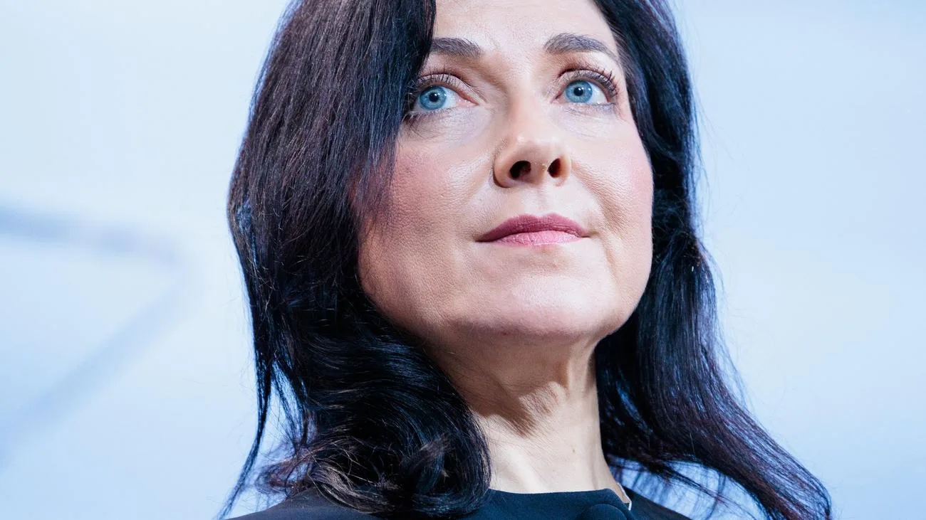 Wirtschaftsministerin Reiche besucht Waggonbau-Werk in Halle-Ammendorf