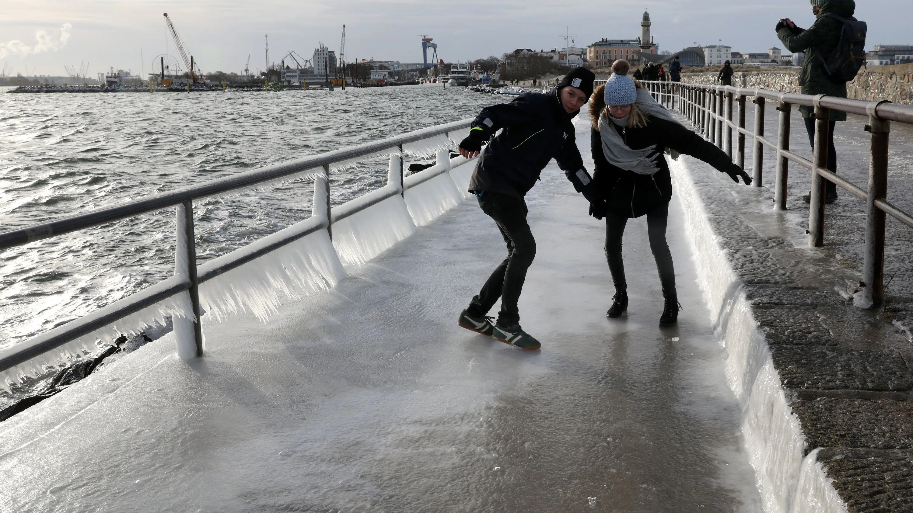 Rostock im Eis-Test: Welcher Wintertyp sind Sie?