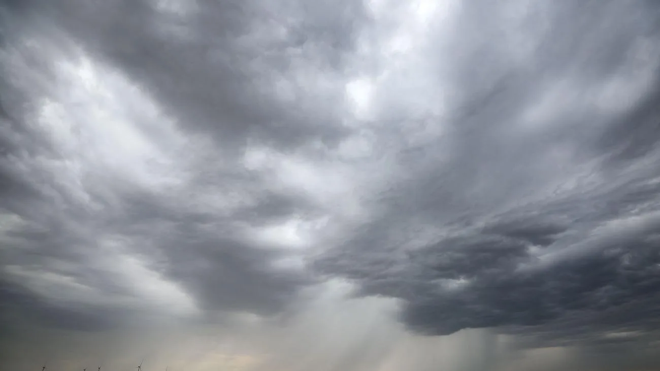 Gewitter und Starkregen in Sachsen-Anhalt: Aprilwetter mit Regen dominiert