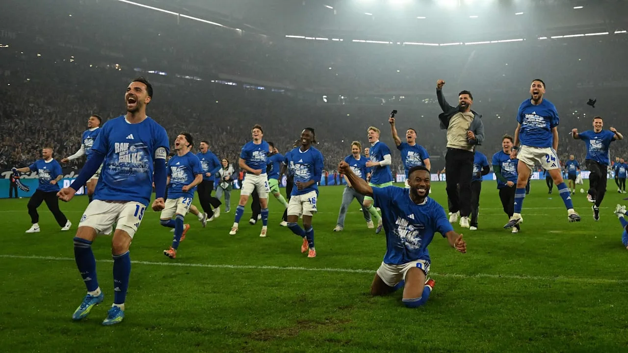 Schalke feiert Bundesliga-Rückkehr: Aufstiegsparty nach 1:0-Sieg gegen Düsseldorf