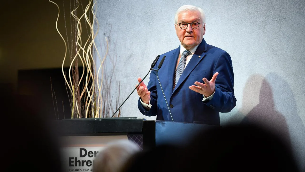 Steinmeier ruft zu mehr Engagement für Demokratie auf