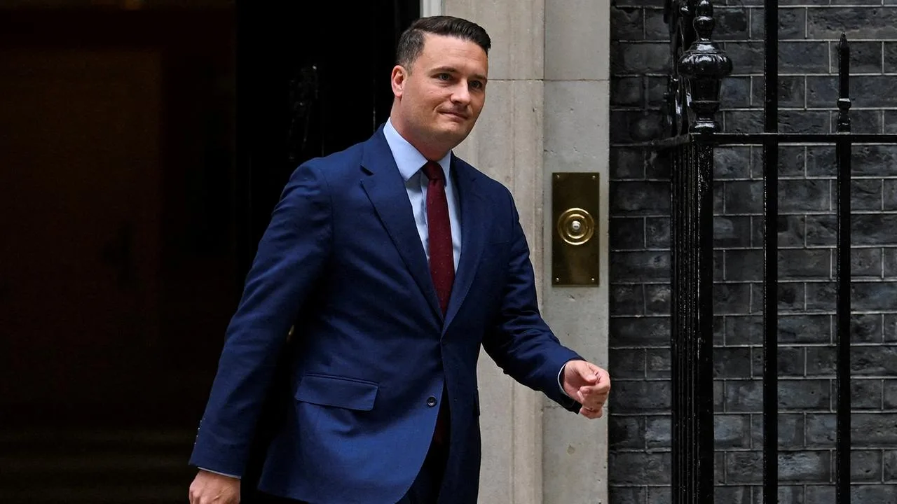 Britischer Gesundheitsminister Streeting tritt zurück und fordert Starmer heraus