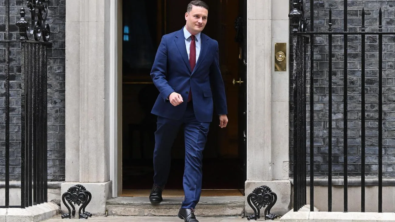 Britischer Gesundheitsminister Streeting tritt zurück und fordert Starmer heraus