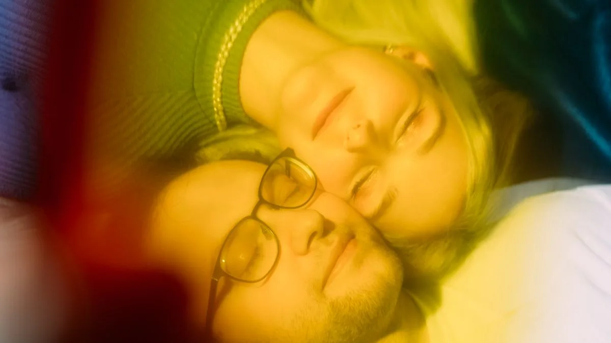 Zehn Jahre Liebe: Leonie und David im Interview
