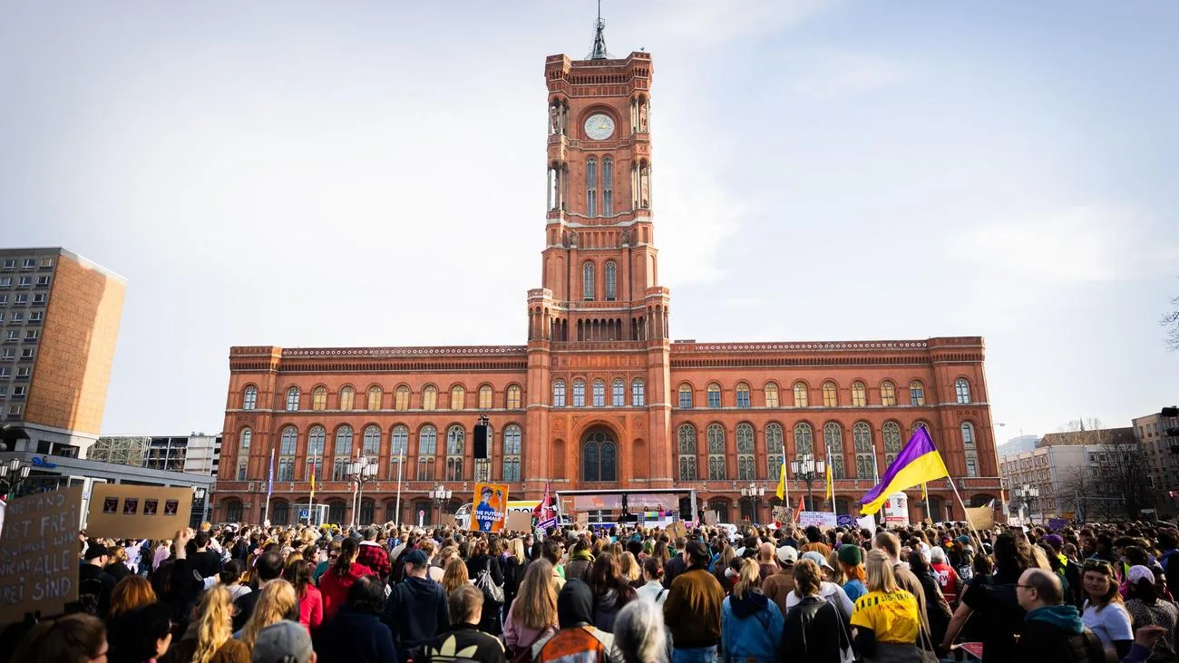 Zehntausende demonstrieren in Berlin für Frauenrechte