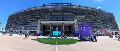 16 km zum WM-Stadion: Unsere Autorin testet den Fußmarsch trotz offizieller Warnungen