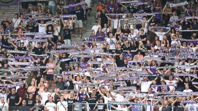 2000 Fans feiern Neustart von Erzgebirge Aue trotz Abstieg
