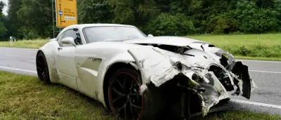 320.000 Euro Schaden: Seltener Luxus-Sportwagen verunglückt
