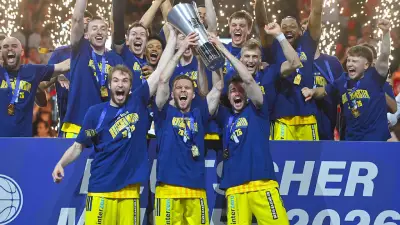 Alba Berlin feiert Meistersensation mit Döner und Zigarren