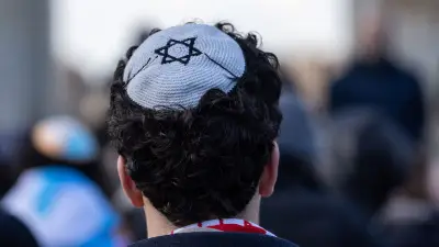 Antisemitischer Angriff in Berlin: Mann mit Kippa bespuckt