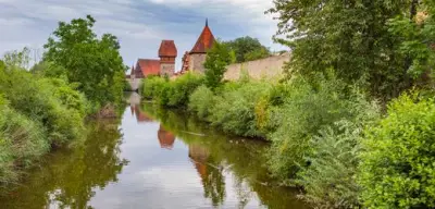 Bayern: Frau stößt zwei Elfjährige von Brücke – Polizei ermittelt