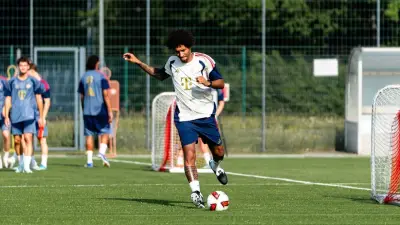 Dante startet als neuer Trainer von Bayern II in der Regionalliga