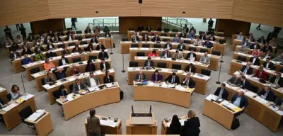 Diäten: Bundestag verzichtet, Länder halten an Erhöhung fest