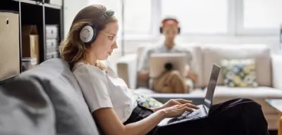 Gen Z verdient mit Mitte 20 mehr als Millennials im gleichen Alter