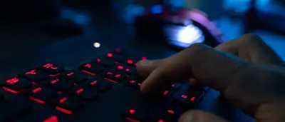 Iran meldet Cyberangriff auf Banken, Entscheidung über Abkommen offen