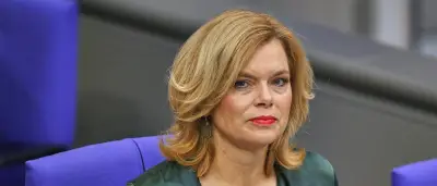 Klöckner verteidigt Entscheidung gegen Regenbogenflagge am Bundestag