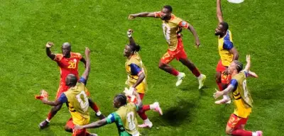 Kongo besiegt Usbekistan: Afrikanische Fußballer stark bei WM