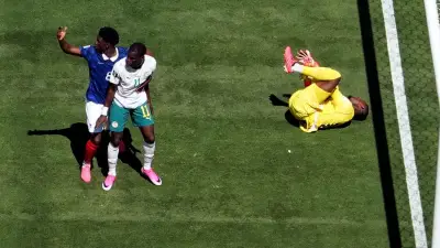 Kurioser Foul-Vorwurf: Schiedsrichter verwechselt Spieler bei Frankreich gegen Senegal