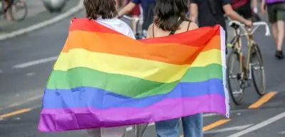 LGBTQI+ verstehen: Was queer bedeutet und mehr – kindgerecht erklärt