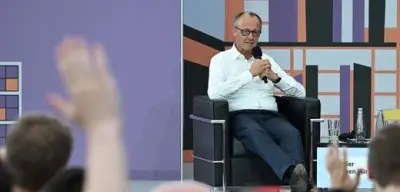 Merz: Beleidigungen sind okay, Angriffe auf Amt nicht