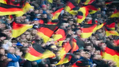 Rassistische Parolen bei WM-Public-Viewing in Berlin: Polizei ermittelt
