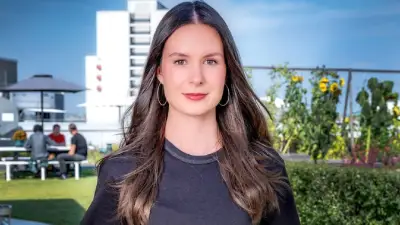 Sarah Bachmann: Volontärin bei TRAVELBOOK und Axel Springer Akademie