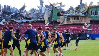 Schweden trainiert vor eingestürzter Tribüne in Frisco