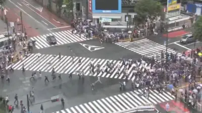 Shibuya-Kreuzung wird zur Fan-Party-Meile bei Grün